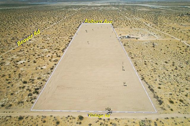 15 Auburn, Adelanto, CA 92301