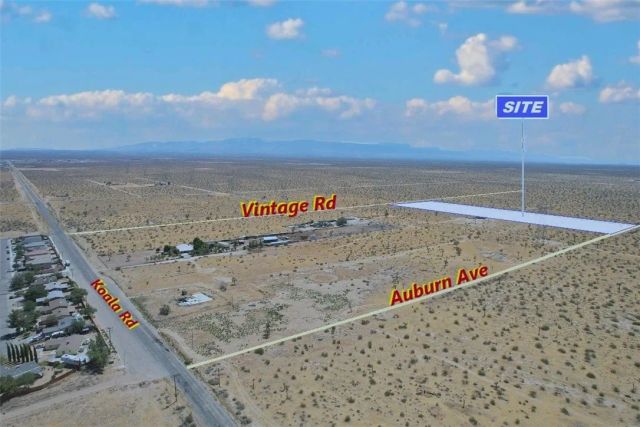 15 Auburn, Adelanto, CA 92301