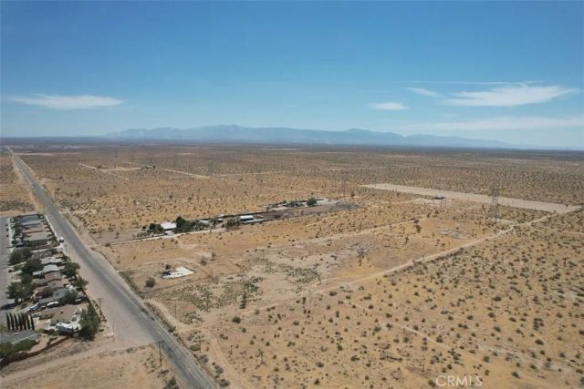 15 Auburn, Adelanto, CA 92301