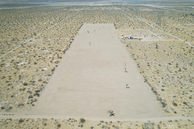 15 Auburn, Adelanto, CA 92301