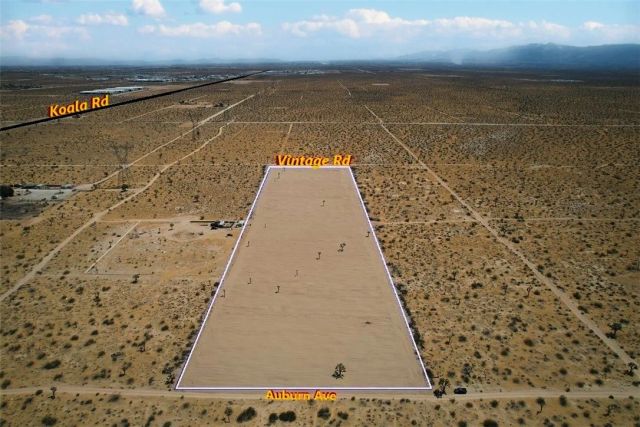 15 Auburn, Adelanto, CA 92301