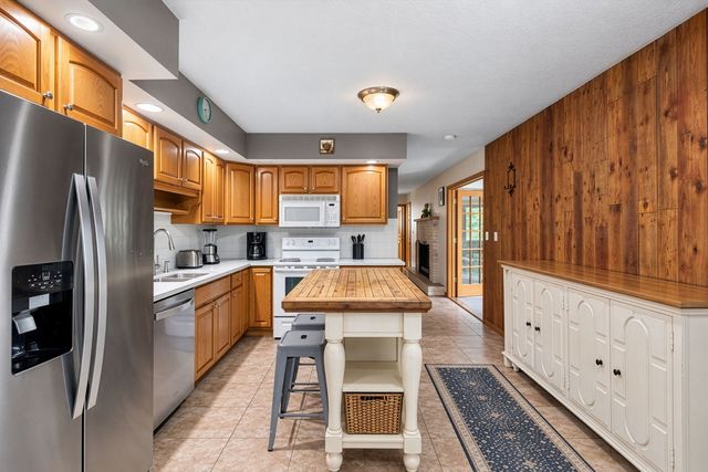 8598 Olson Road, Belvidere, IL 61008