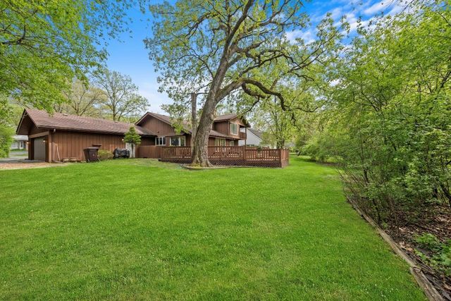 22 Strauss Lane, Olympia Fields, IL 60461