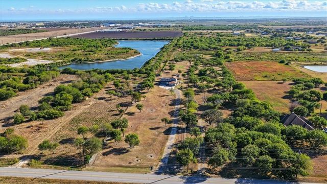 6313 County Road 1612, Portland, TX 78374