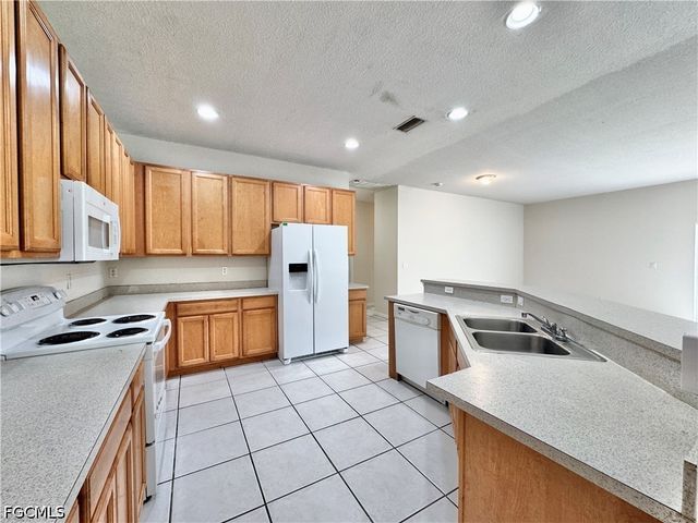 530 Kilgour AVE, Lehigh Acres, FL 33974