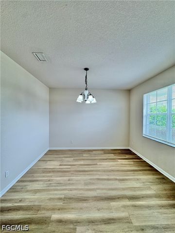 530 Kilgour AVE, Lehigh Acres, FL 33974