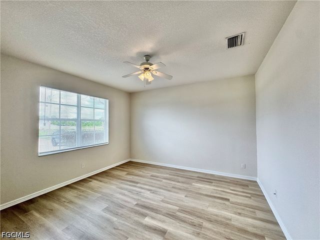 530 Kilgour AVE, Lehigh Acres, FL 33974