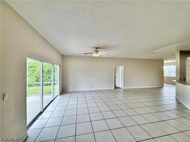 530 Kilgour AVE, Lehigh Acres, FL 33974