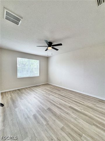 530 Kilgour AVE, Lehigh Acres, FL 33974