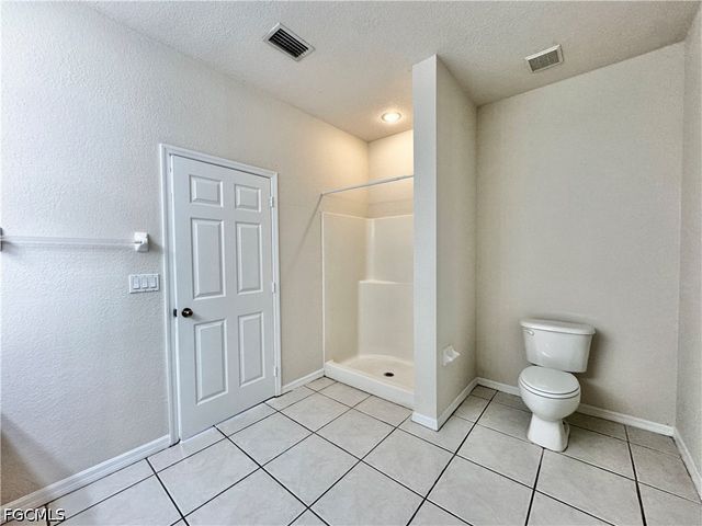 530 Kilgour AVE, Lehigh Acres, FL 33974