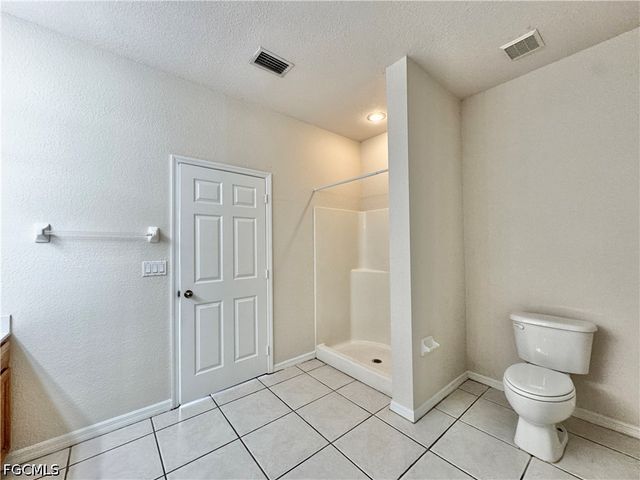 530 Kilgour AVE, Lehigh Acres, FL 33974