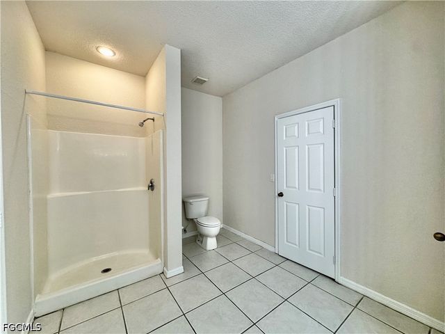 530 Kilgour AVE, Lehigh Acres, FL 33974