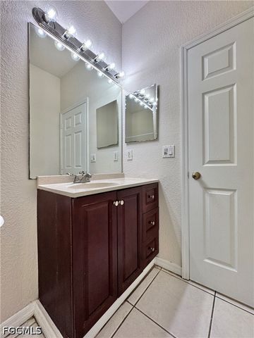 530 Kilgour AVE, Lehigh Acres, FL 33974
