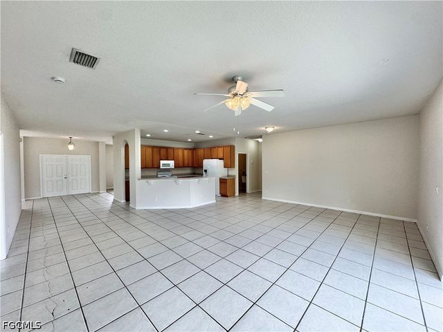 530 Kilgour AVE, Lehigh Acres, FL 33974
