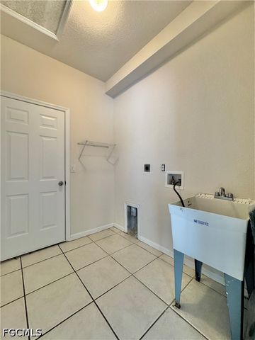 530 Kilgour AVE, Lehigh Acres, FL 33974