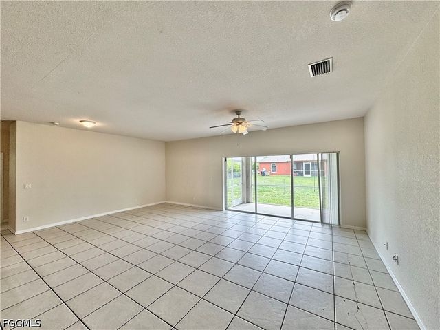 530 Kilgour AVE, Lehigh Acres, FL 33974