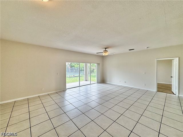 530 Kilgour AVE, Lehigh Acres, FL 33974