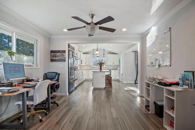 20201 N Dustin Rd, Acampo, CA 95220