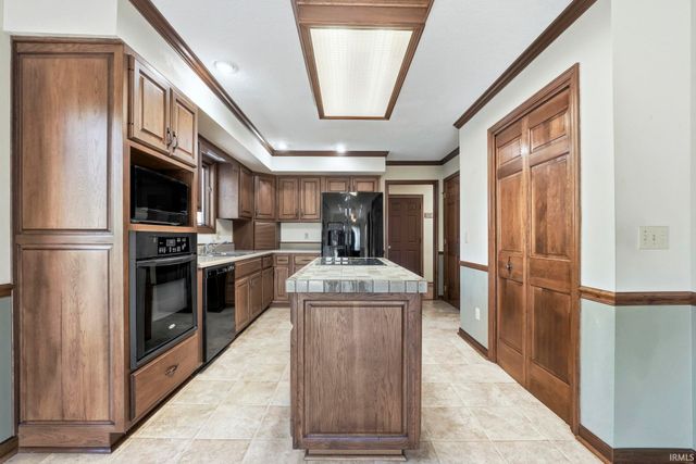 1536 Timberlake Trail, Fort Wayne, IN 46804
