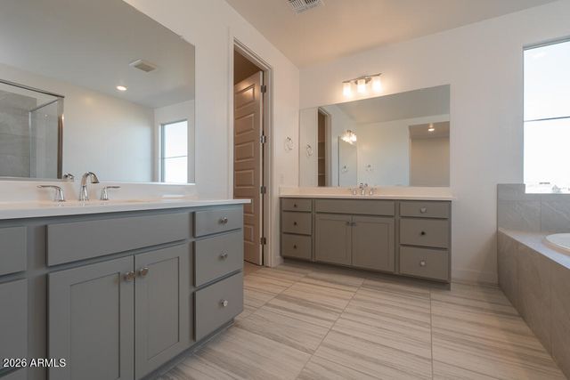 5857 S GRANITE Street, Gilbert, AZ 85298