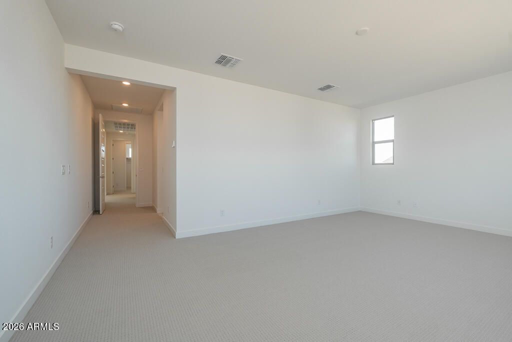 Image 7 of property listing at 5857 S GRANITE Street, Gilbert, AZ 85298