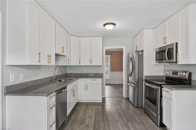 1513 Percheron CT, Chesapeake, VA 23322