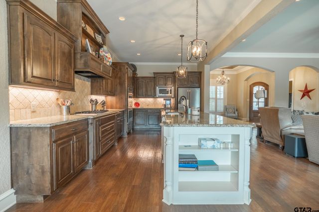 6356 Manchester Ct, Tyler, TX 75703
