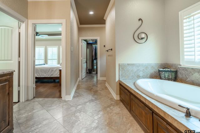 6356 Manchester Ct, Tyler, TX 75703