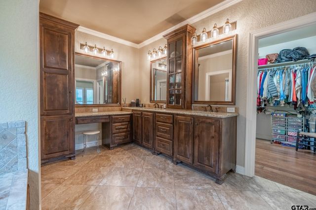 6356 Manchester Ct, Tyler, TX 75703