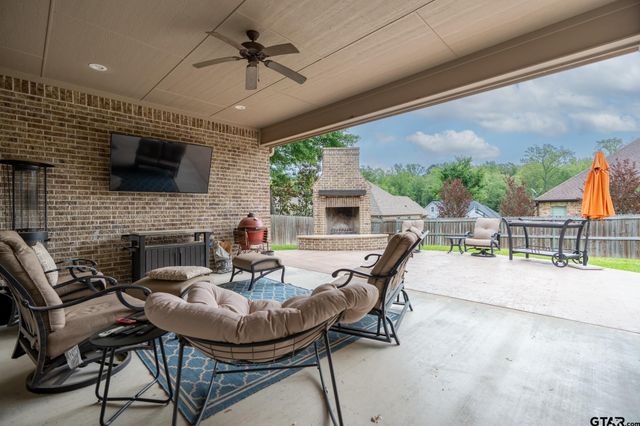 6356 Manchester Ct, Tyler, TX 75703