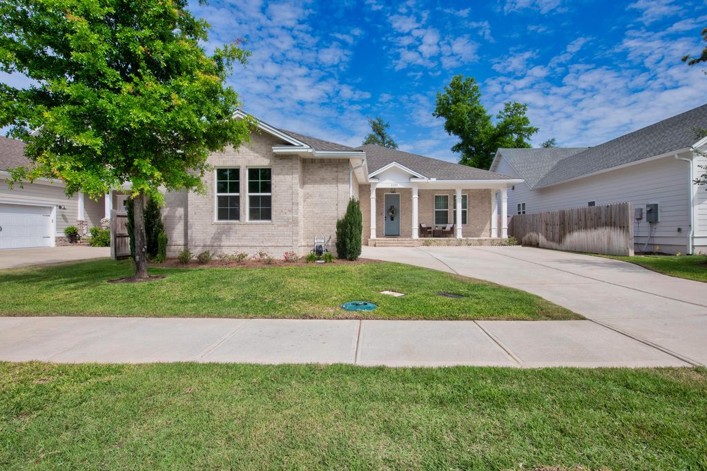 1233 Elderflower Drive, Niceville, FL 32578