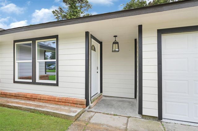 7218 Bretshire Drive, Houston, TX 77016
