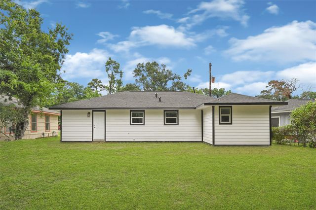 7218 Bretshire Drive, Houston, TX 77016