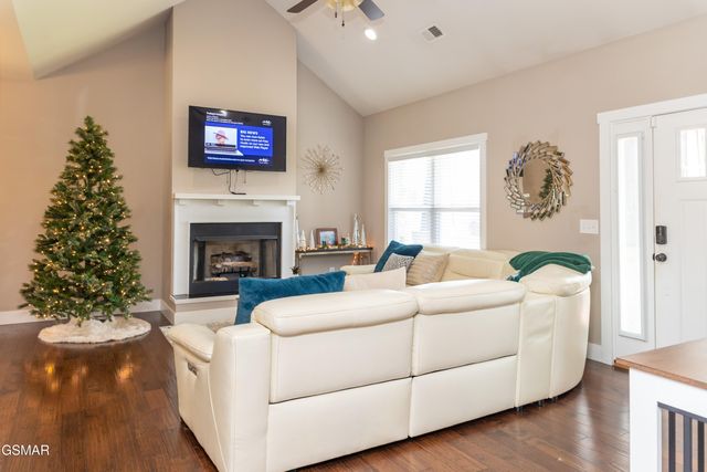 2774 Vista Meadows Lane, Sevierville, TN 37876