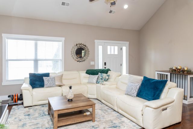 2774 Vista Meadows Lane, Sevierville, TN 37876
