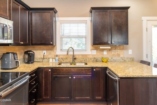 2774 Vista Meadows Lane, Sevierville, TN 37876