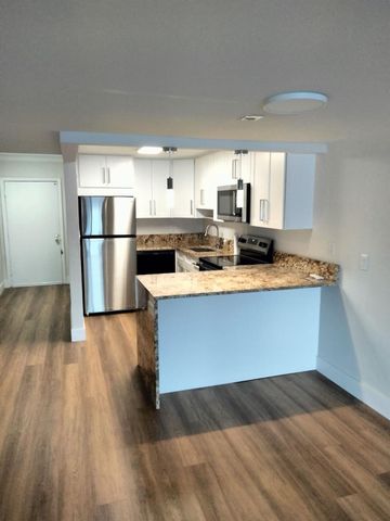 1100 Crystal Lake Drive 115, Deerfield Beach, FL 33064
