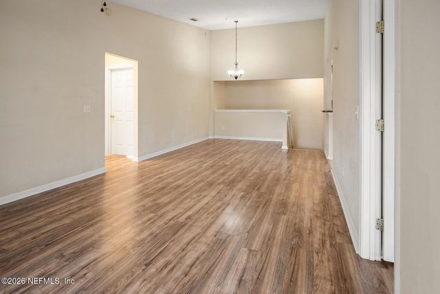 7047 DEER LODGE Circle 106, Jacksonville, FL 32256