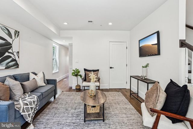 322 56TH ST NE, Washington, DC 20019