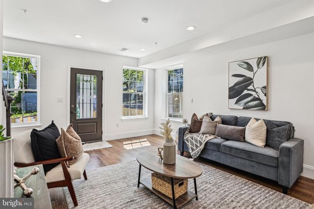 322 56TH ST NE, Washington, DC 20019