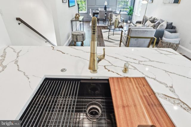 322 56TH ST NE, Washington, DC 20019