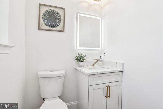 322 56TH ST NE, Washington, DC 20019