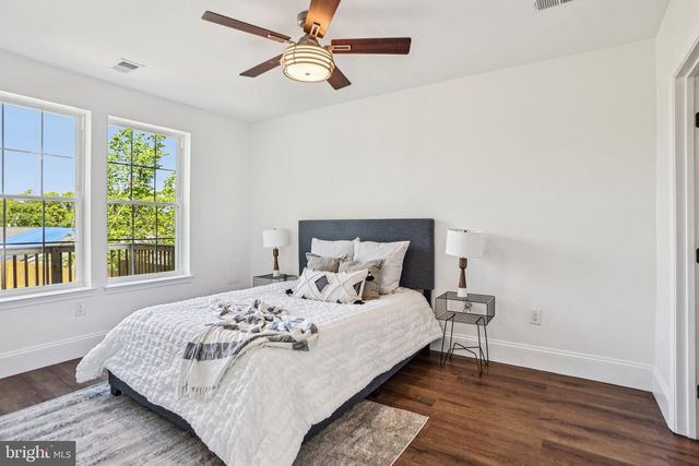 322 56TH ST NE, Washington, DC 20019