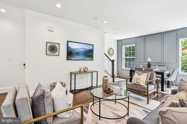 322 56TH ST NE, Washington, DC 20019