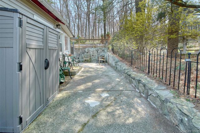 40 Chippewa Crossroads, Putnam Valley, NY 10579