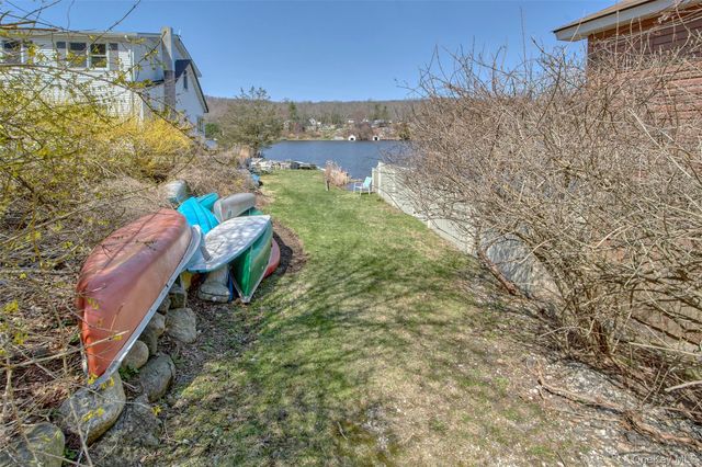 40 Chippewa Crossroads, Putnam Valley, NY 10579