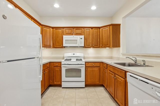 540 Cranbury Road 115, East Brunswick, NJ 08816