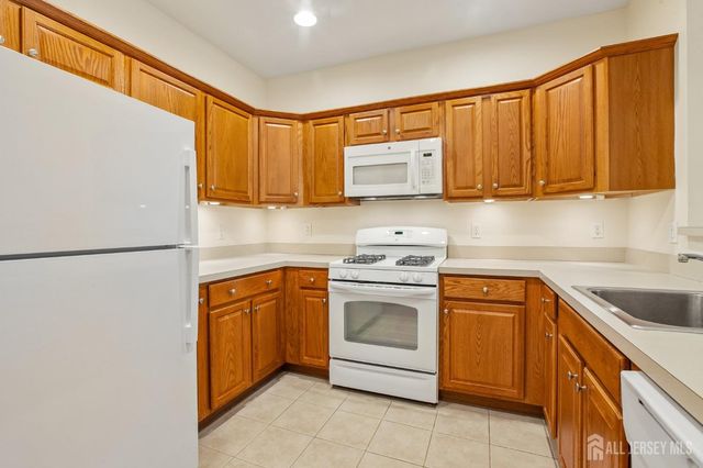 540 Cranbury Road 115, East Brunswick, NJ 08816