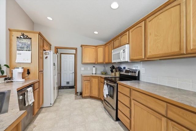 5861 Jergens Rd, Nine Mile Falls, WA 99026