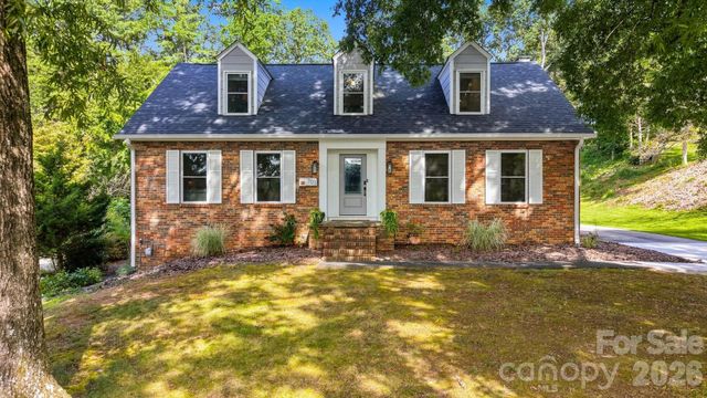 703 Wilmore Street NE, Lenoir, NC 28645